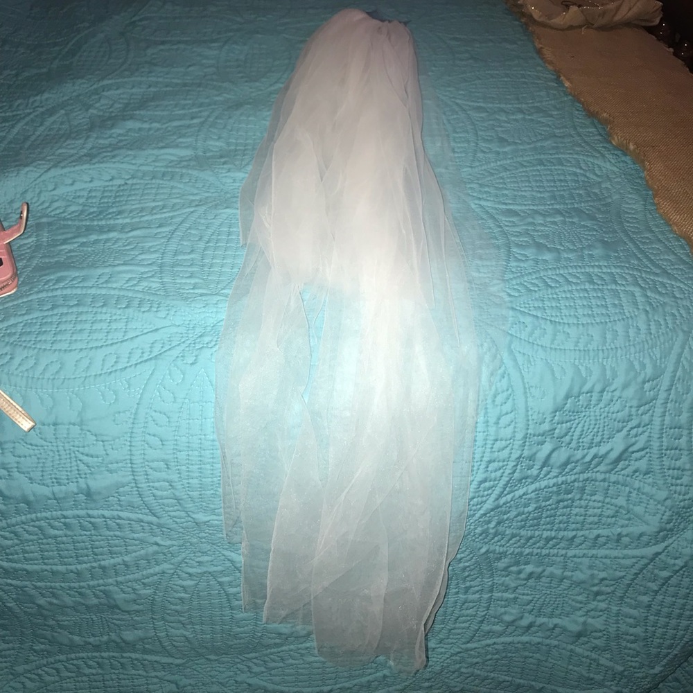 New beautiful 2 Tier bridal veil - Picture 8 of 8